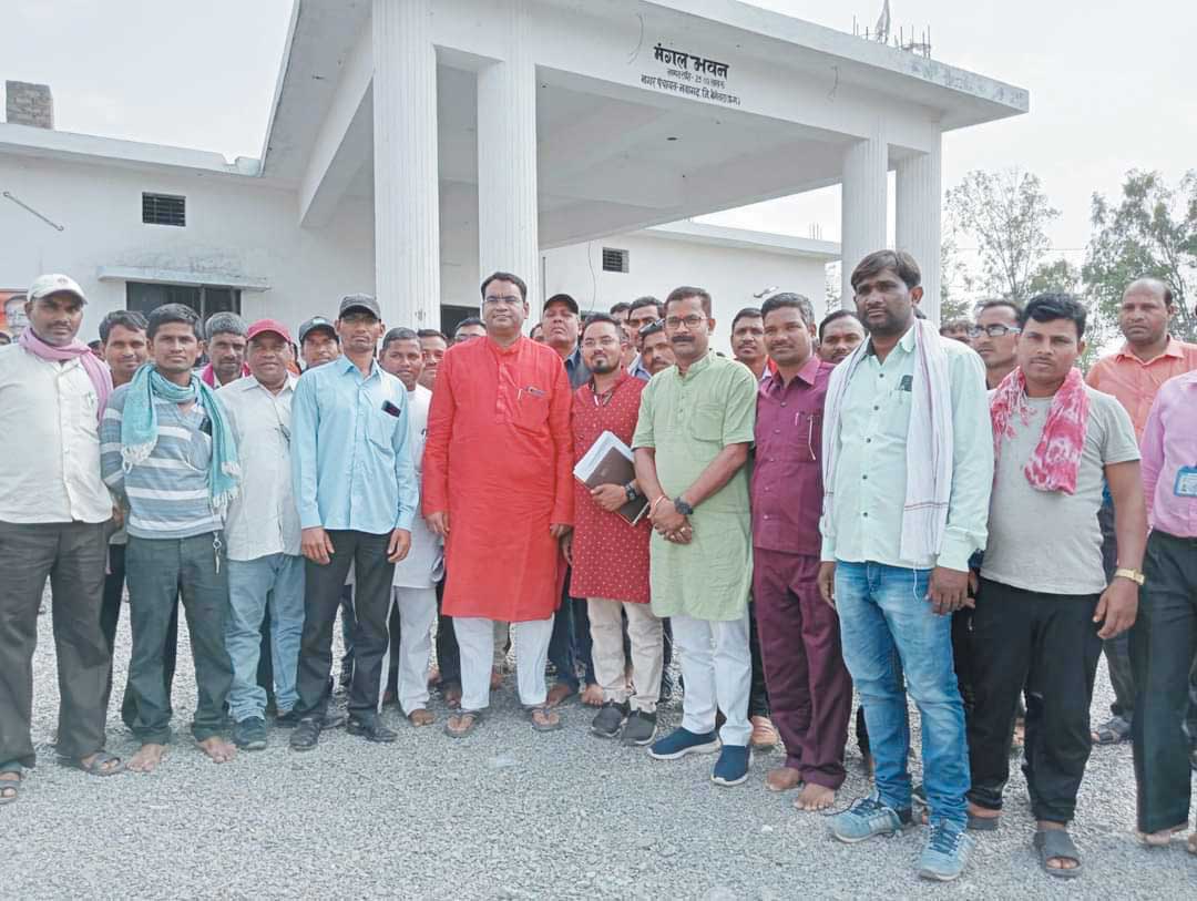 संसदीय सचिव गुरुदयाल बैठक में हुए शामिल