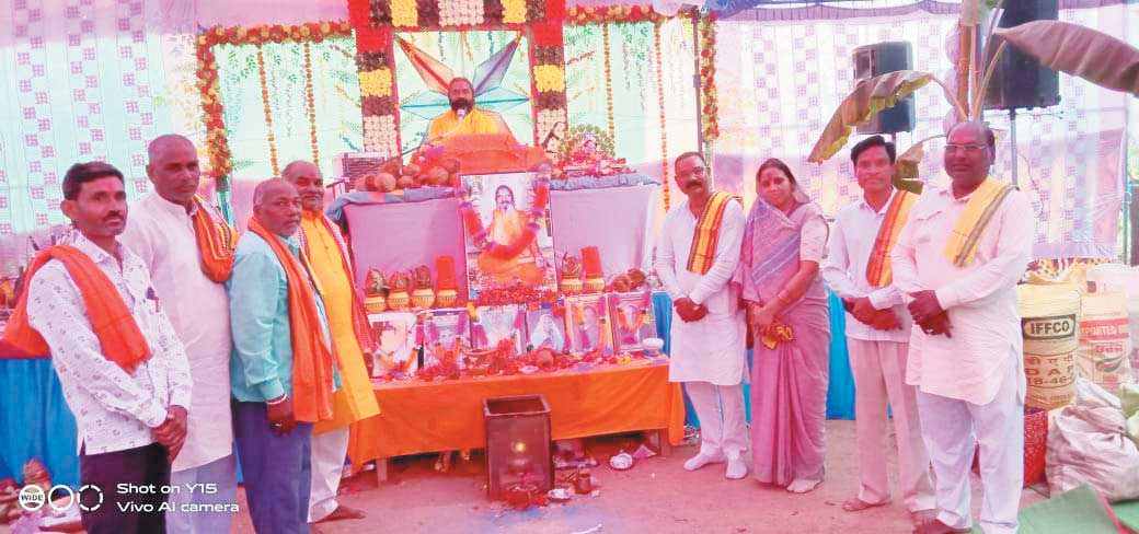 श्रीराम के आदर्शों को आत्मसात करें-संत गोवर्धन शरण श्रीराम के आदर्शों को आत्मसात करें-संत गोवर्धन शरण