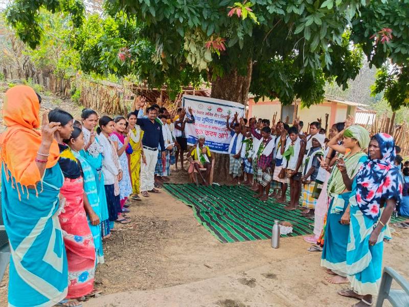 सिरहा गुनिया को दी मलेरिया की जानकारी