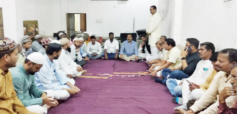 ईद पर दिखी हिन्दू-मुस्लिम एकता की झलक