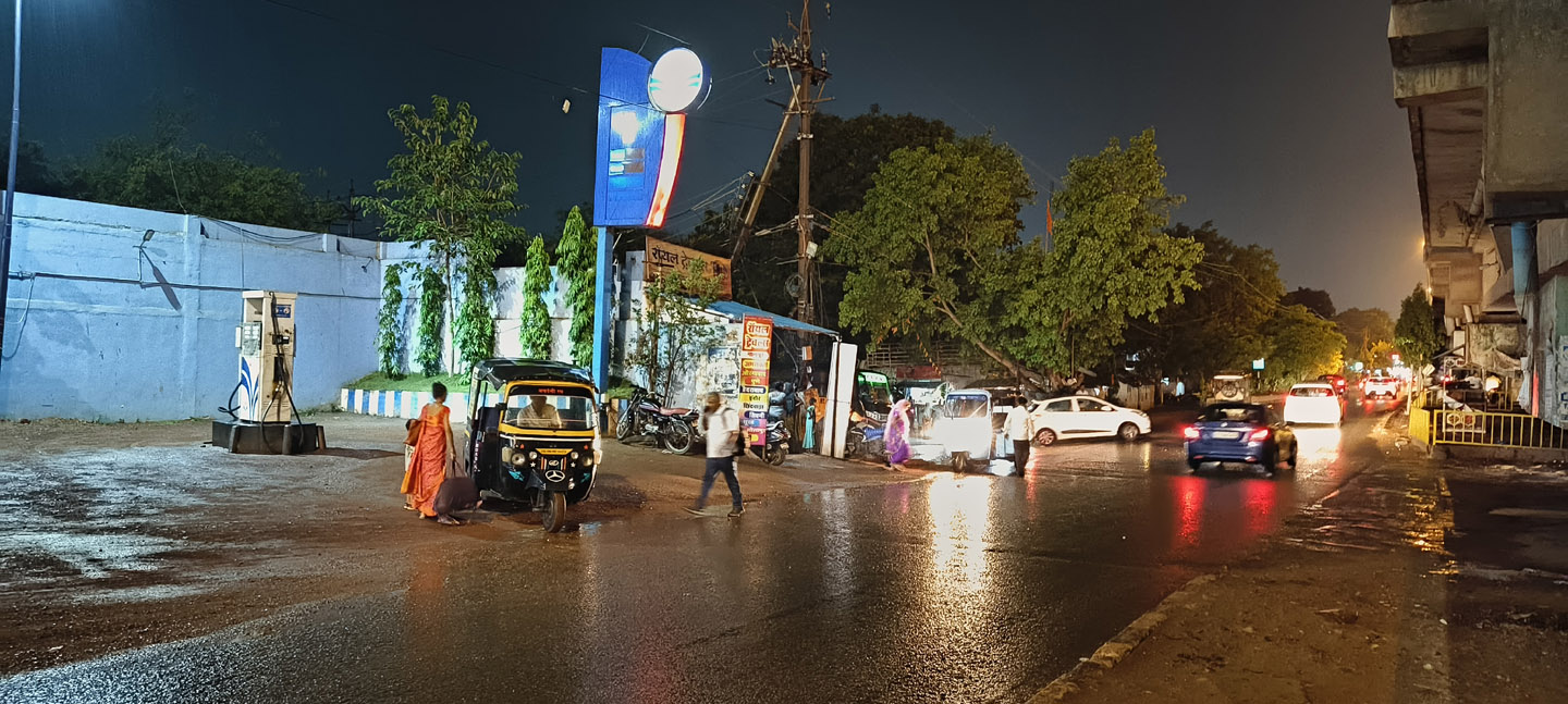 चुभती गर्मी पर मेहरबान हुआ मौसम चुभती गर्मी पर मेहरबान हुआ मौसम