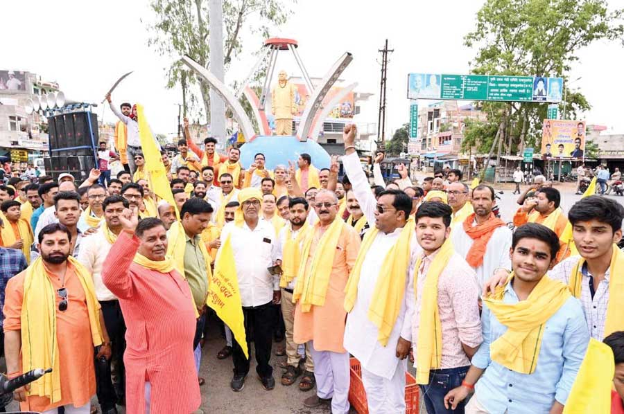 परशुराम जयंती पर पूजा-अर्चना, निकाली मोटरसाइकिल रैली