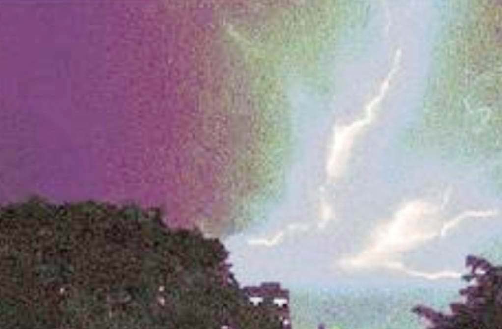 मौसम का बदला मिजाज, आंधी-तूफान के साथ हुई बारिश