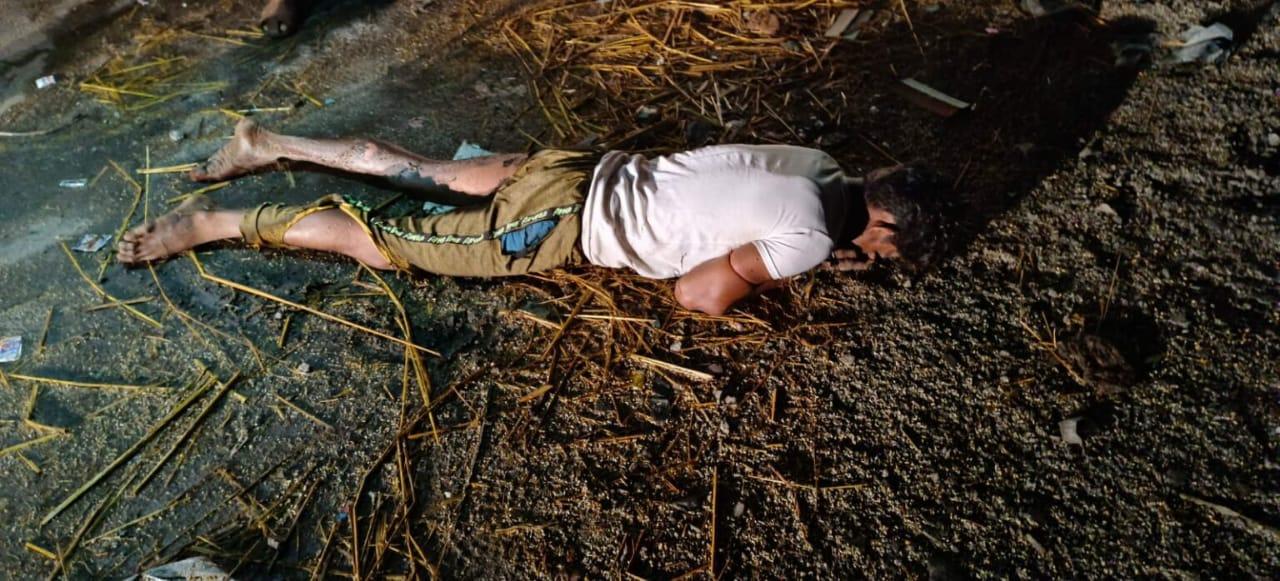 गुड्स शेड के पास अधजली लाश मिली