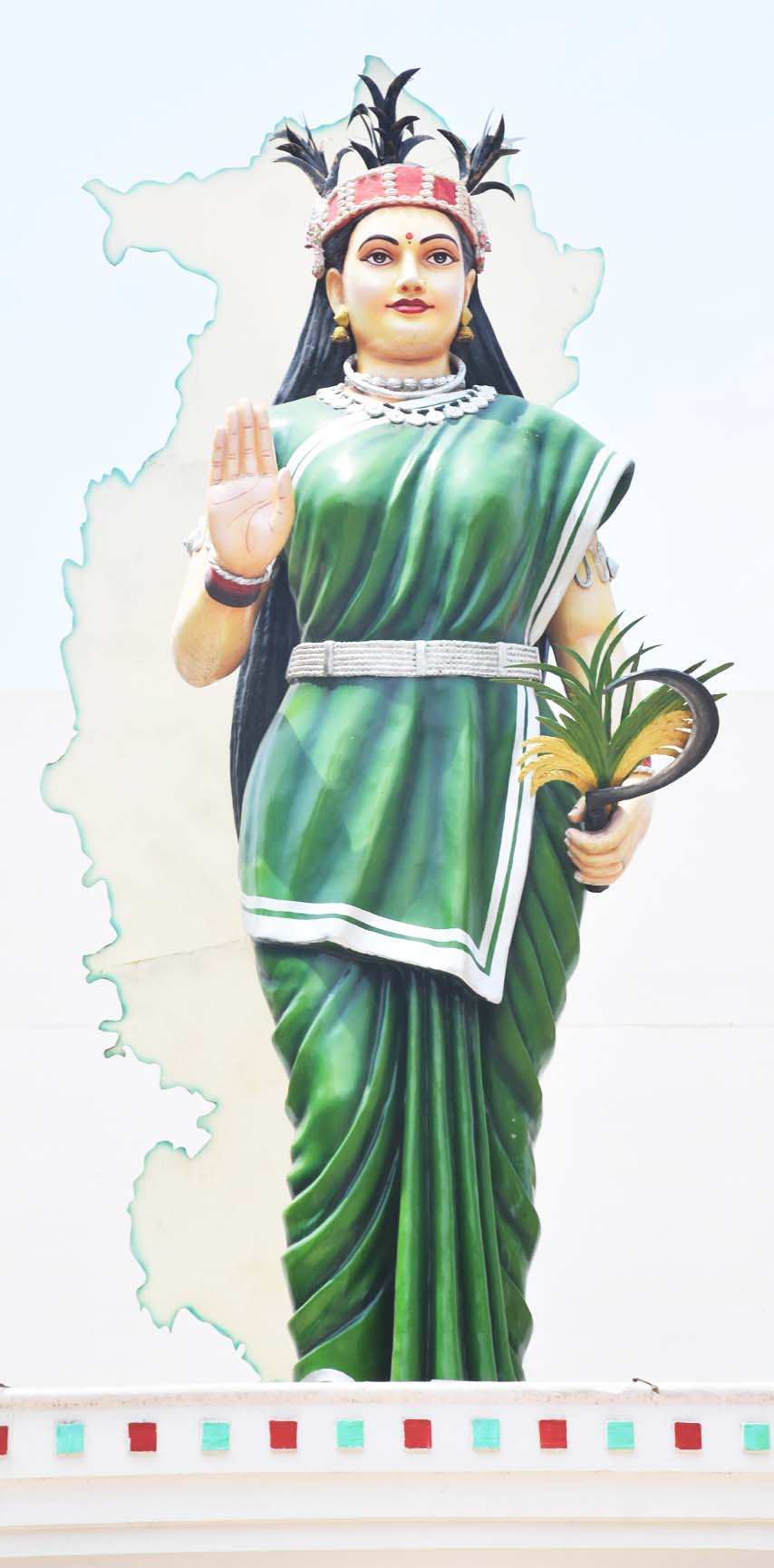  प्रदेश के सभी कलेक्टोरेट, कमिश्नरेट में लगेगी छत्तीसगढ़ महतारी  की प्रतिमा