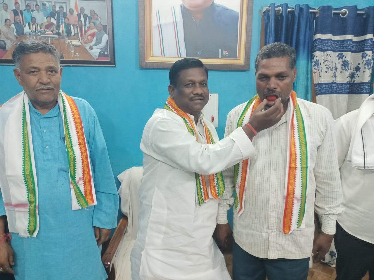 पूर्व सरपंच ने कांग्रेस की ली सदस्यता