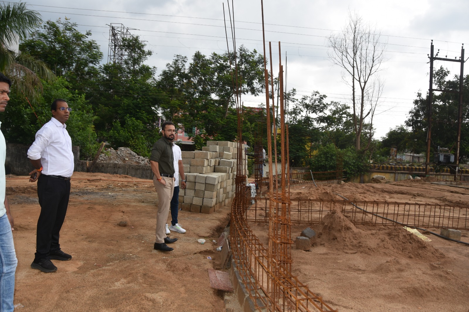 निर्माण कार्यों का निरीक्षण