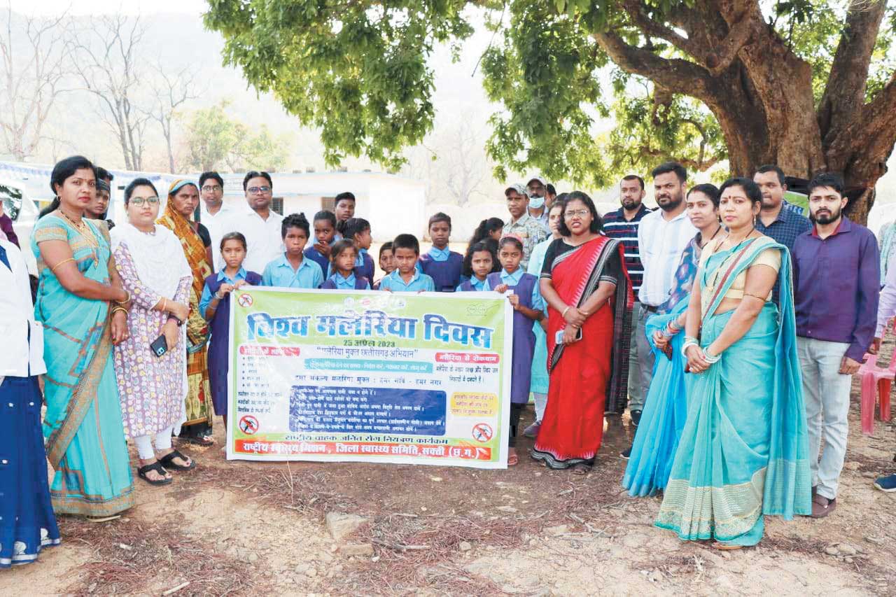 विश्व मलेरिया दिवस पर प्रचार रथ को हरीझंडी दिखा किया रवाना