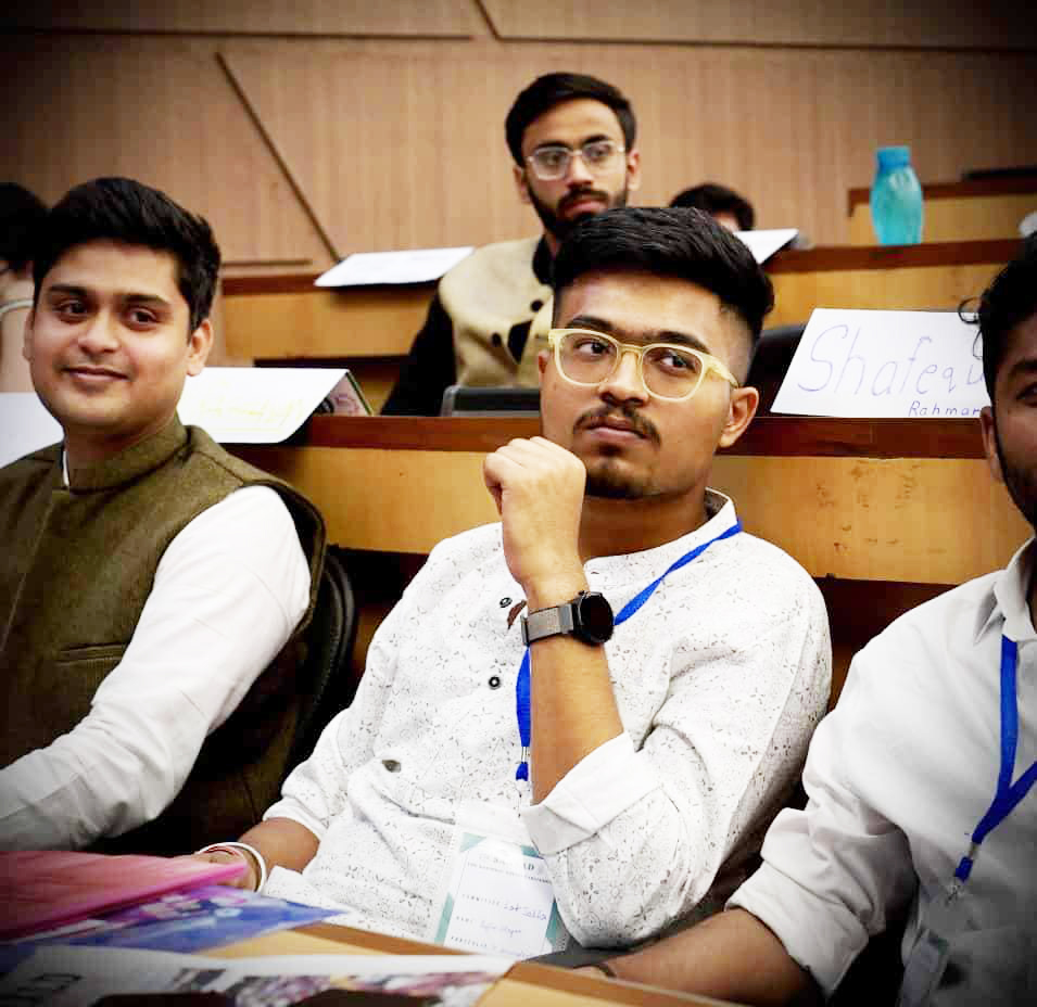 राष्ट्रीय युवा संसद दिल्ली में  शामिल हुए कुरूद के सृजन