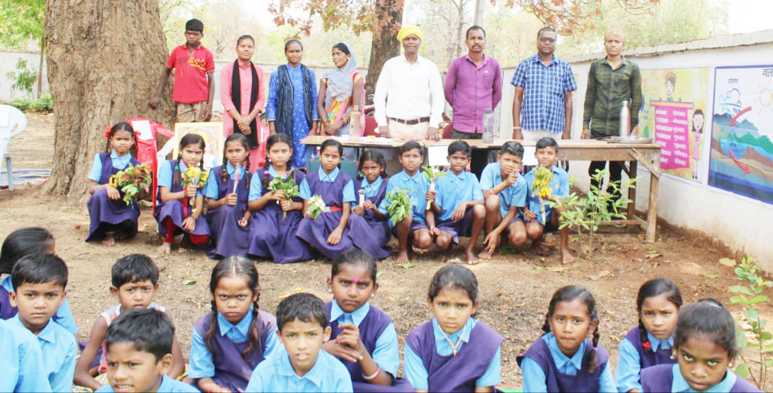 मुनईकेरा में पढ़ई तिहार