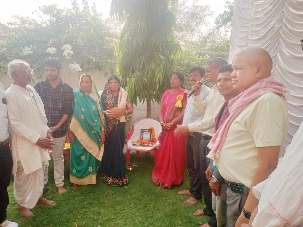 कवि को पुण्यतिथि पर दी श्रद्धांजलि कवि को पुण्यतिथि पर दी श्रद्धांजलि