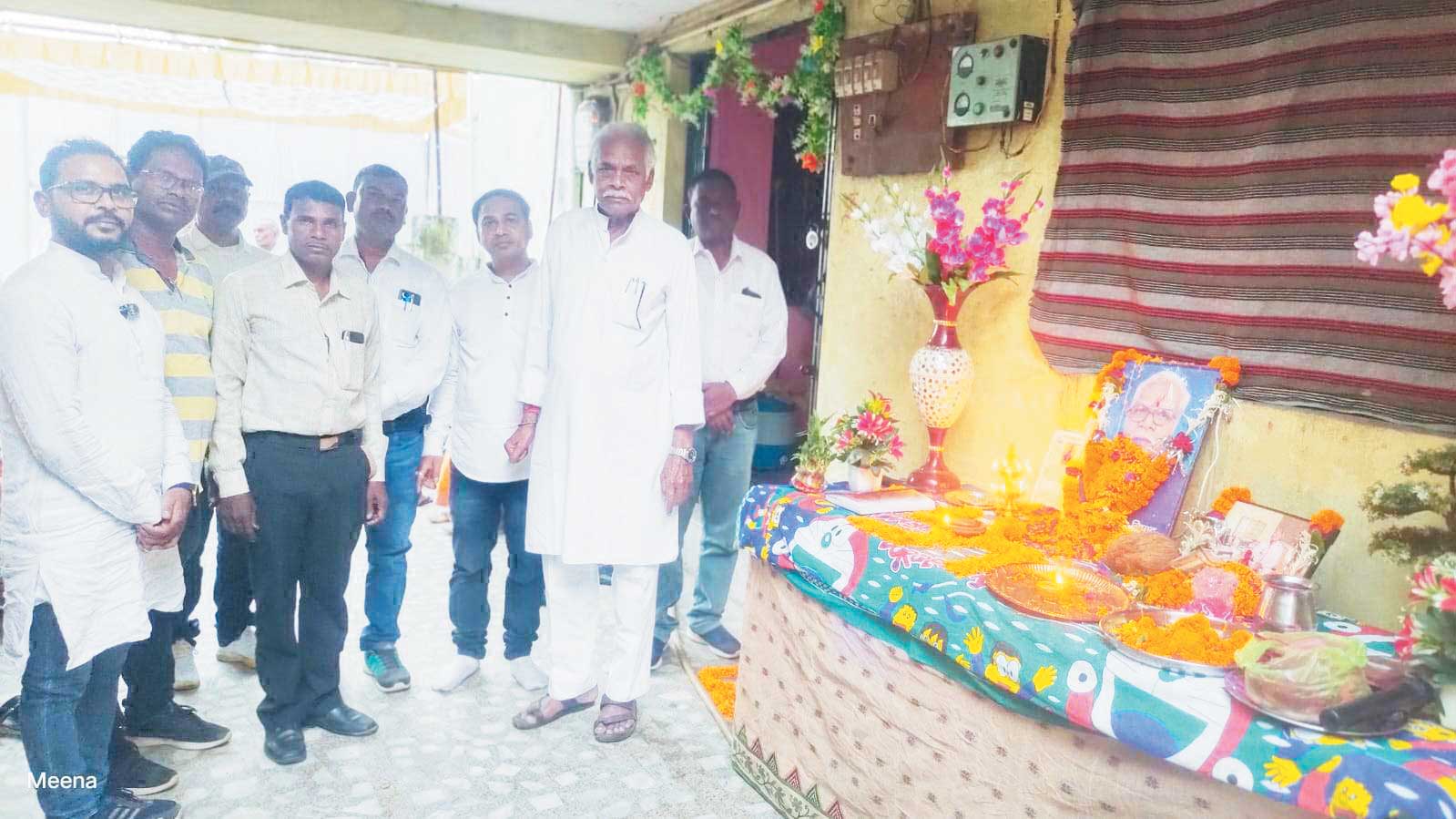 निषाद समाज के पूर्व जिलाध्यक्ष को दी श्रद्धांजलि