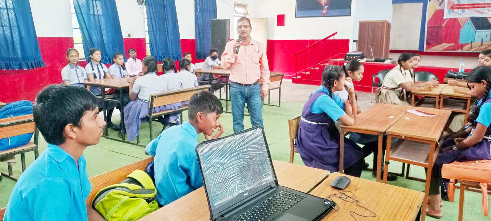 प्रदेश नोडल अफसर ने बच्चों को किया प्रशिक्षित प्रदेश नोडल अफसर ने बच्चों को किया प्रशिक्षित