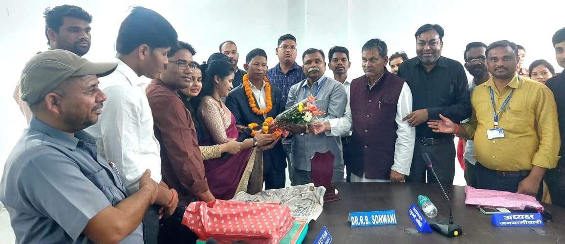 सेवानिवृत्ति पर रामजीत राम को दी विदाई