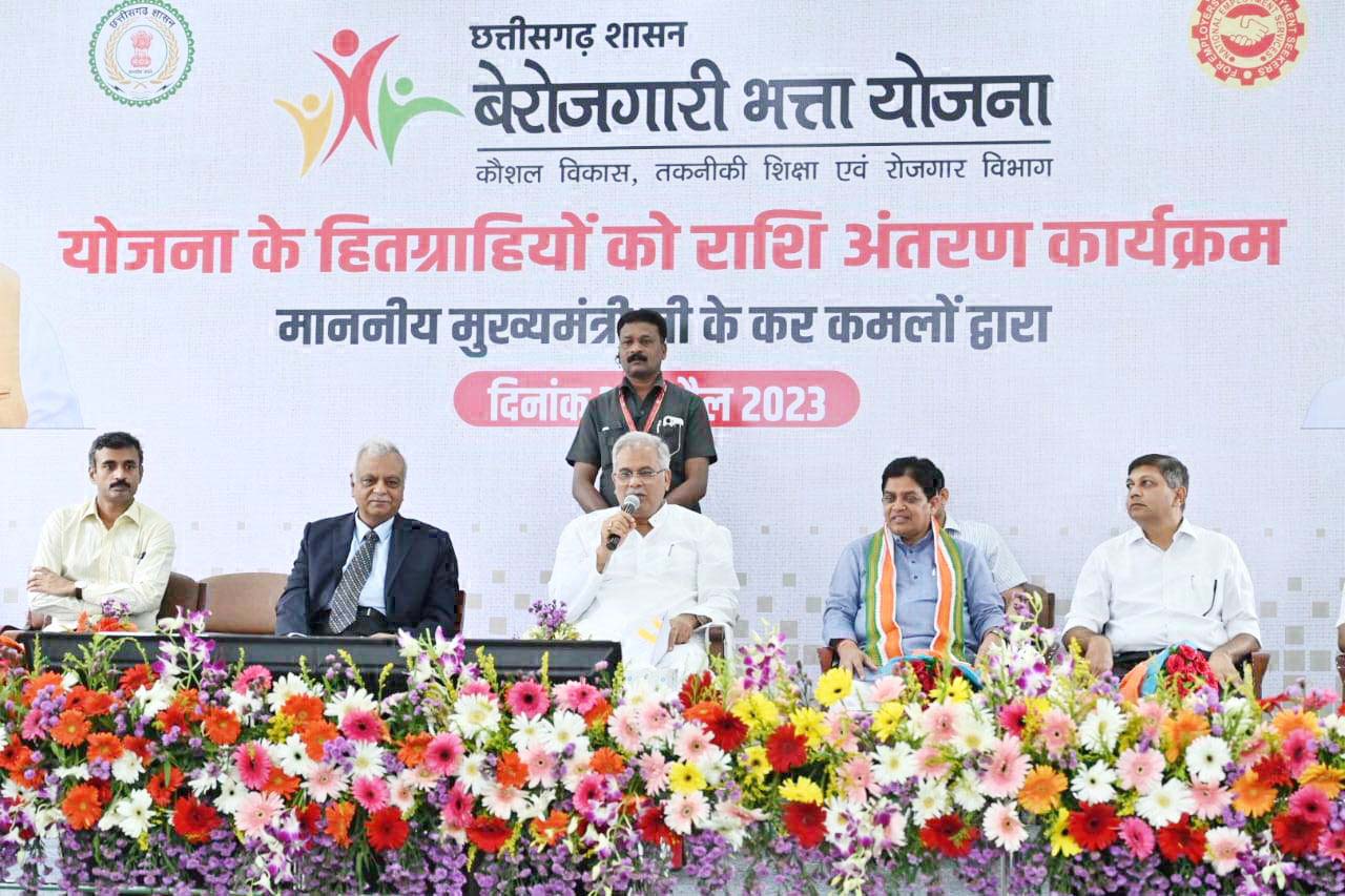 जिस दिन आरक्षण बिल पास होगा, उस दिन  अखबारों में सिर्फ भर्ती के विज्ञापन होंगे