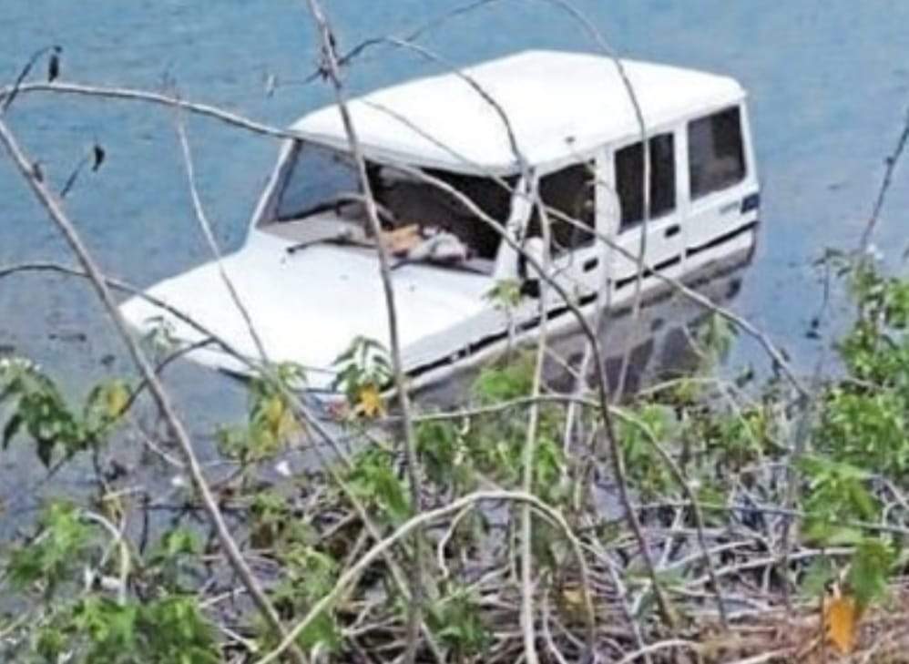 हाइवा ने बाइक को मारी ठोकर, बालक की मौत , 3 घायल