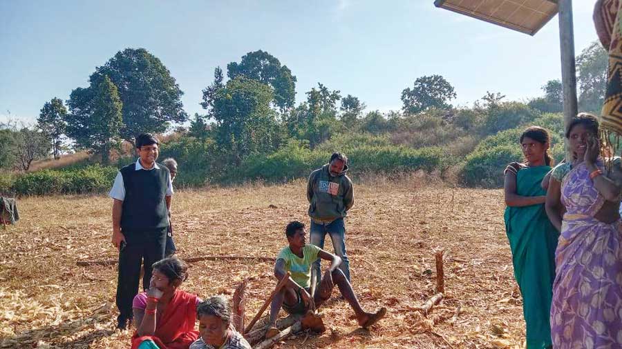 विशेष पिछड़ी जनजाति पहाड़ी कोरवा बस्ती कोठीपाठ तक बनी नवनिर्मित सडक़