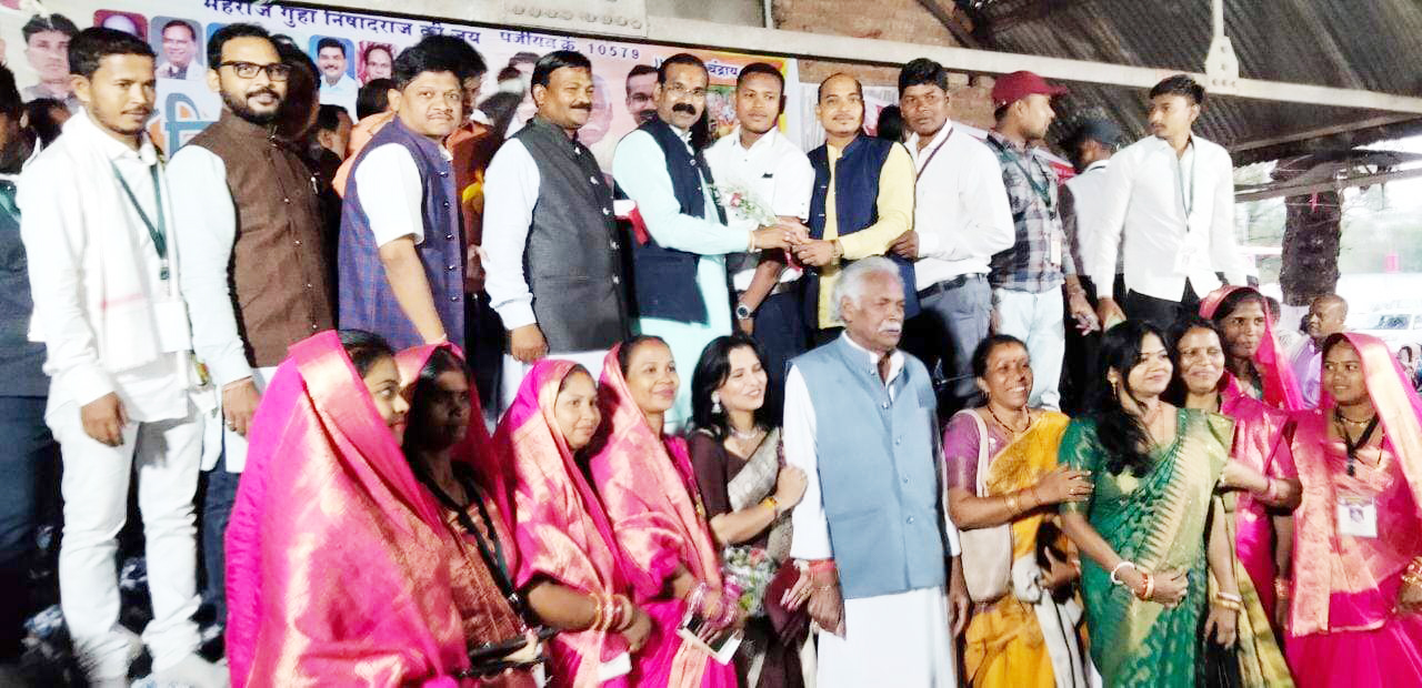 निषाद समाज का वार्षिक सम्मेलन, एकता व संगठन को मजबूत करने पर जोर निषाद समाज का वार्षिक सम्मेलन, एकता व संगठन को मजबूत करने पर जोर