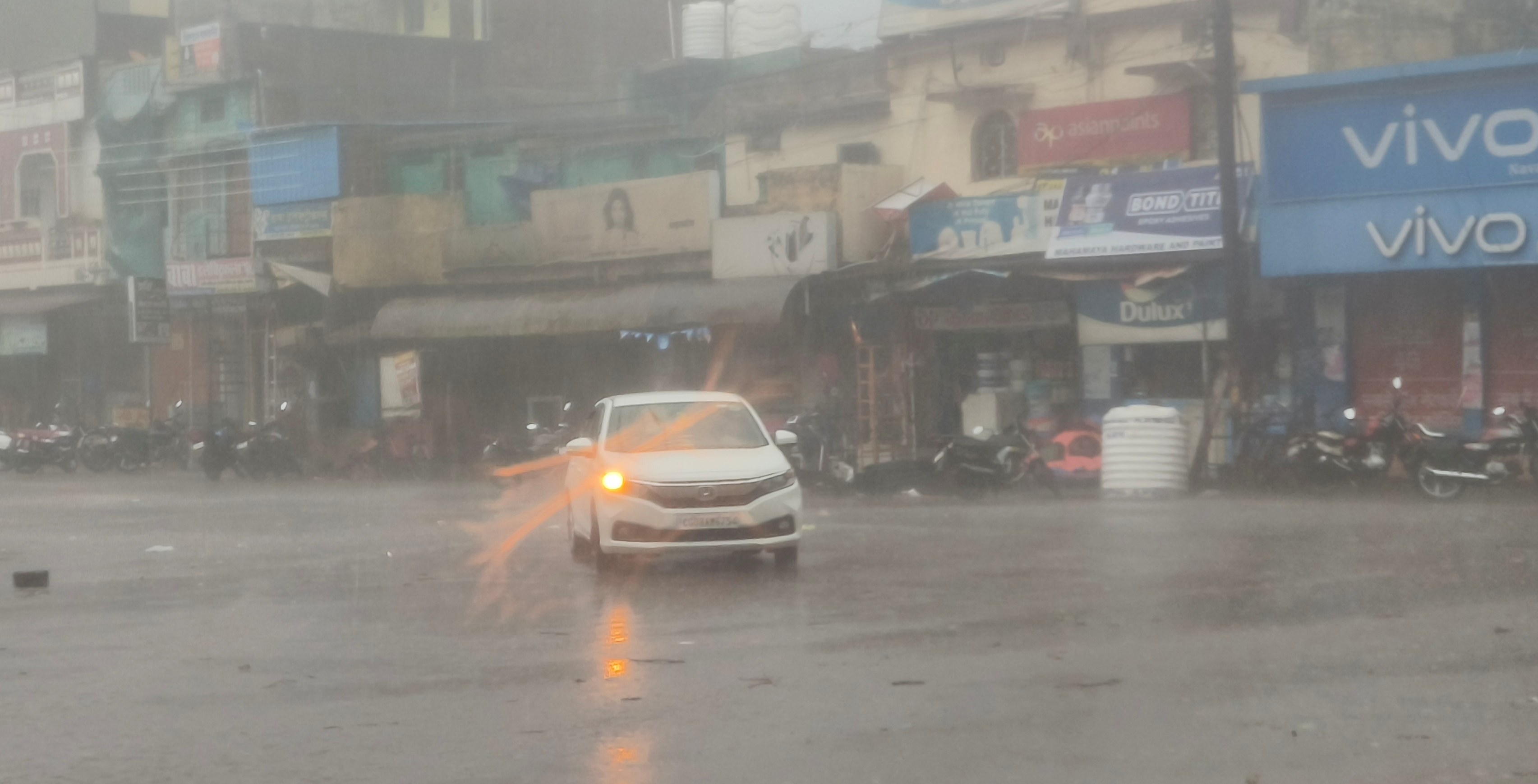 बैसाख की बारिश से सब्जी की फसलें हुई नष्ट बैसाख की बारिश से सब्जी की फसलें हुई नष्ट