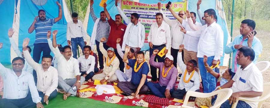 पंचायत सचिवों के 48 दिन से बेमेद्दत हड़ताल, सभी काम ठप