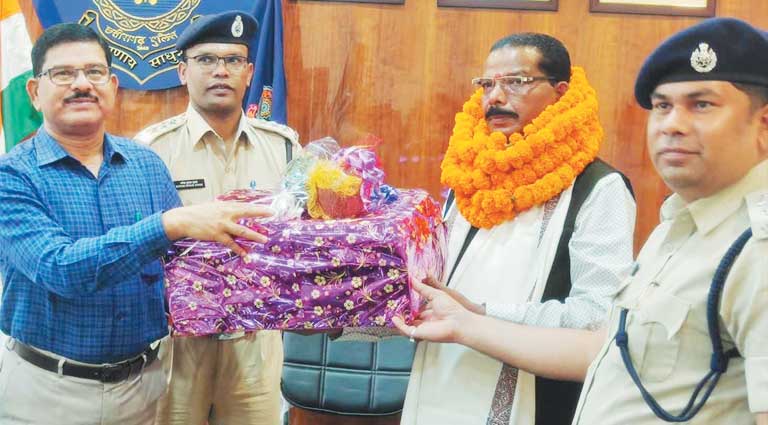 सेवानिवृत्ति पर एएसआई बालकृष्ण को दी विदाई