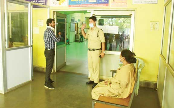 पहले मास्क खरीदो...