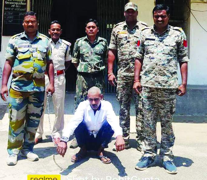 जमीन विवाद, मां-बाप को पीटा