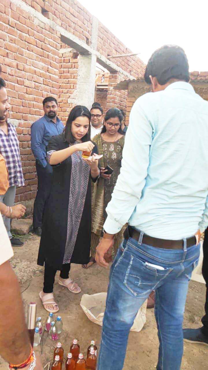  छठवीं की छात्रा ने एसडीएम को लिखा खत, कहा स्कूल के सामने बिकती है शराब 