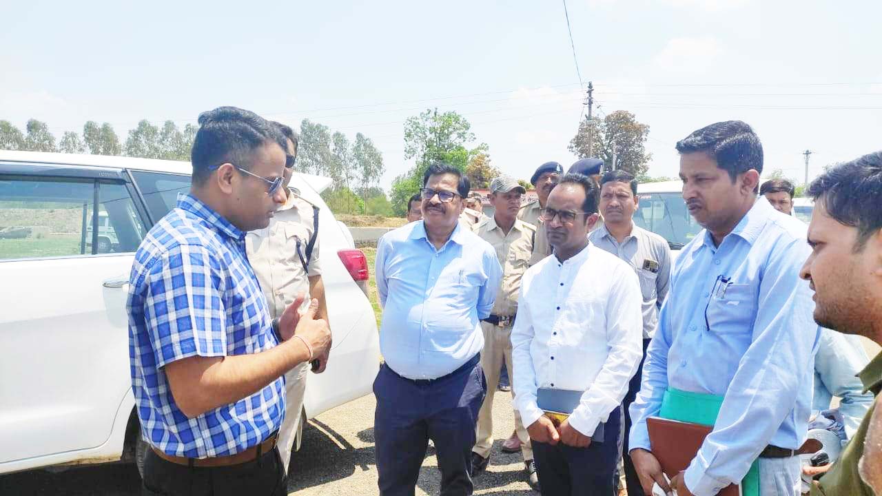 भेंट-मुलाकात: कलेक्टर ने स्थल निरीक्षण व तैयारियों का लिया जायजा