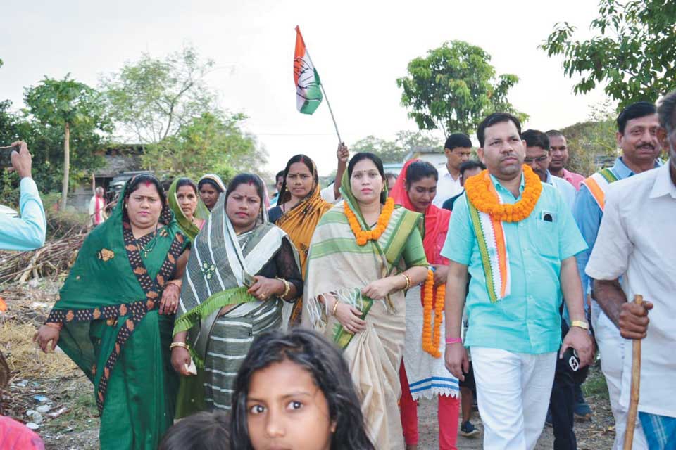 विधायक उत्तरी ने डामरीकरण सडक़ निर्माण का किया भूमिपूजन विधायक उत्तरी ने डामरीकरण सडक़ निर्माण का किया भूमिपूजन