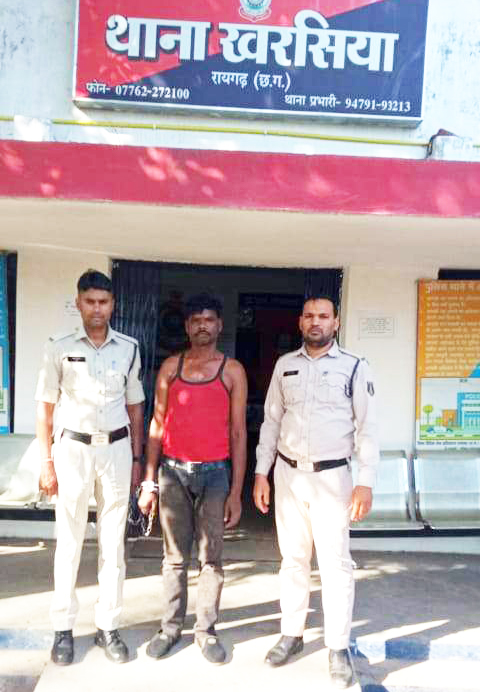 चोरी की 14 बोरी चावल के साथ आरोपी गिरफ्तार चोरी की 14 बोरी चावल के साथ आरोपी गिरफ्तार