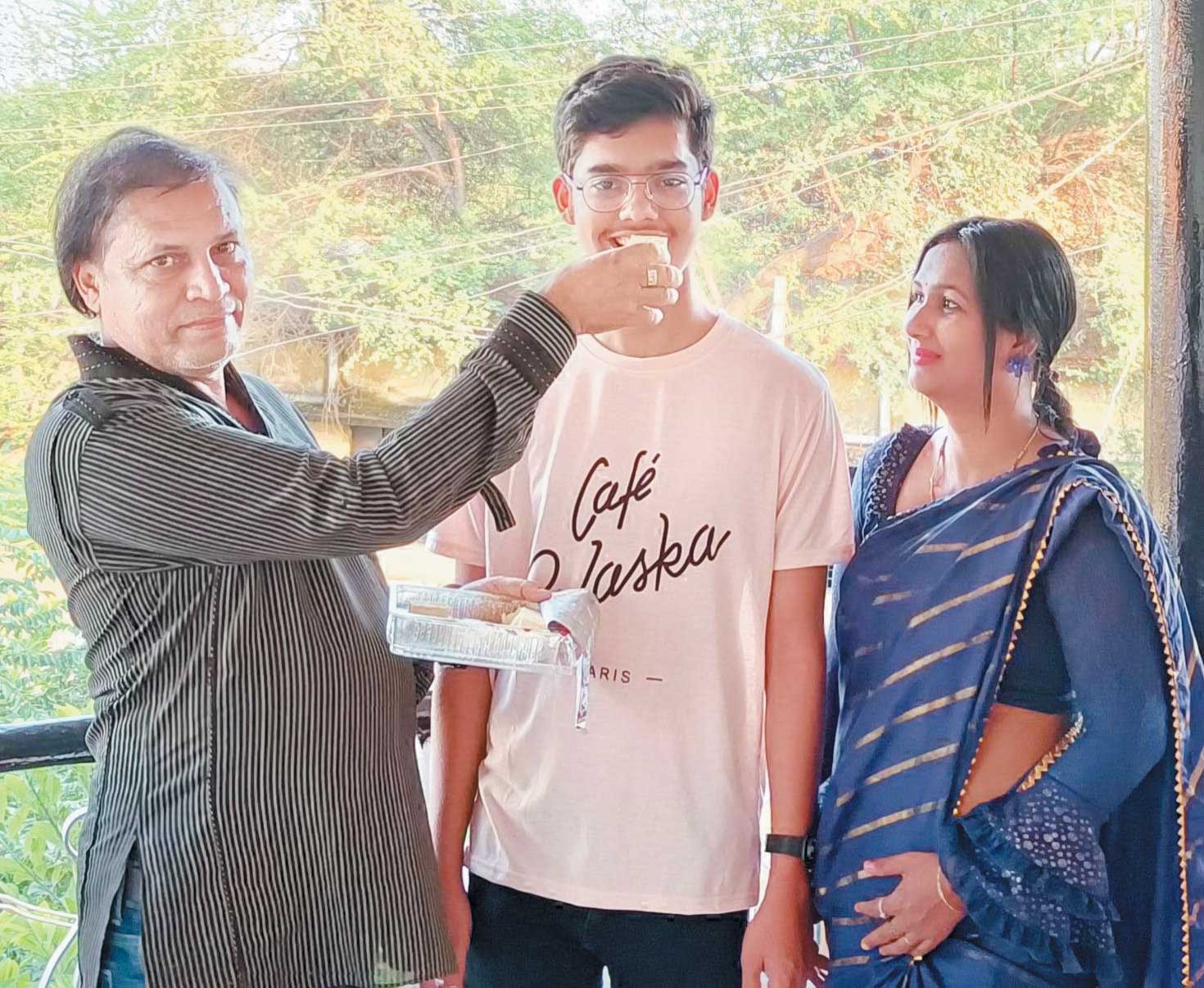 नवमीं में पूरक से लेकर दसवीं में टॉप तक का सफर