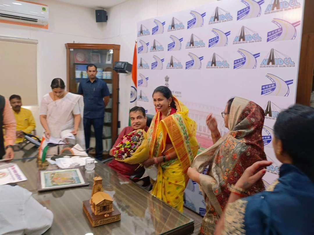 जिपं अध्यक्ष गीता ने केंद्रीय मंत्री गडकरी से की मुलाकात जिपं अध्यक्ष गीता ने केंद्रीय मंत्री गडकरी से की मुलाकात