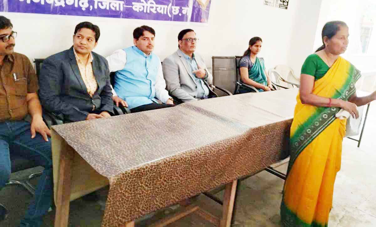 लोक अदालत में 324 मामलों का निपटारा