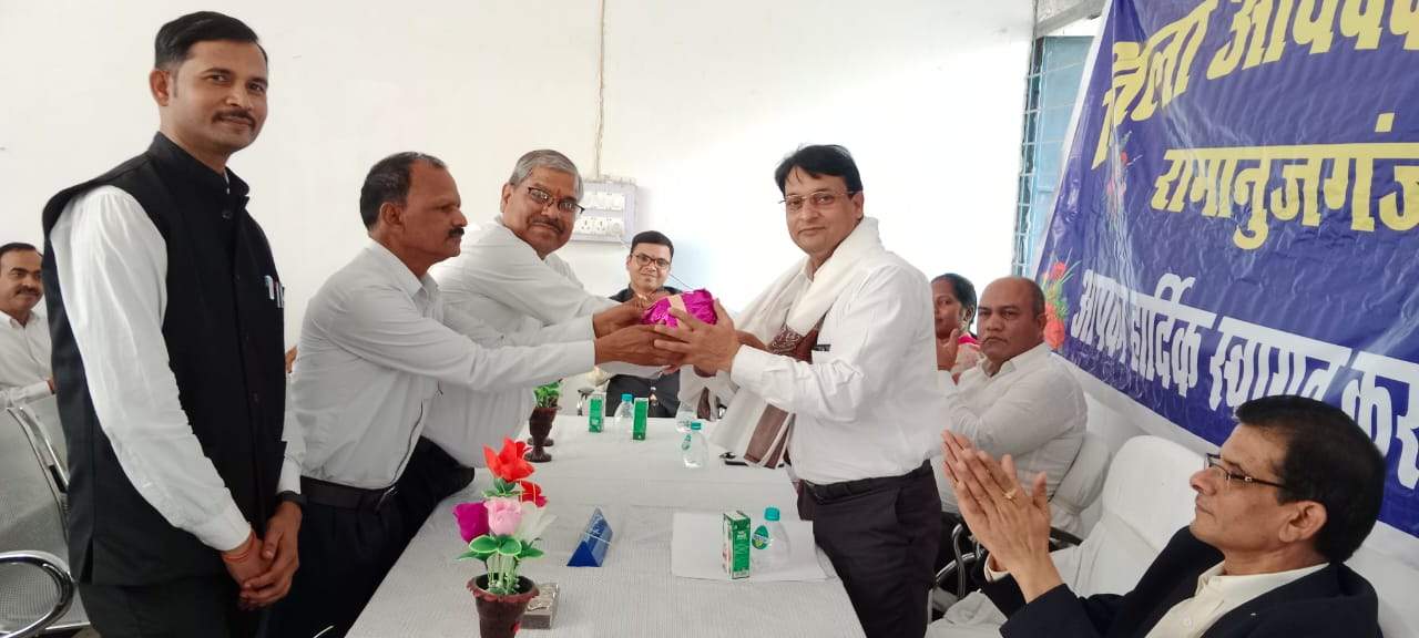 जो प्यार और सम्मान रामानुजगंज में मिला है, उसे जीवन में कभी भुला नहीं सकते-कुरैशी