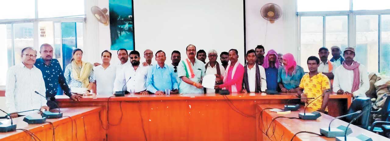 हमालों की पारिश्रमिक समस्या का मंडी अध्यक्ष ने किया निराकरण हमालों की पारिश्रमिक समस्या का मंडी अध्यक्ष ने किया निराकरण