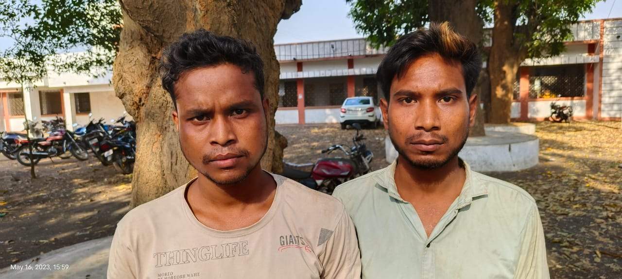 चोरी के टुल्लू पंप के साथ दो पकड़ाए चोरी के टुल्लू पंप के साथ दो पकड़ाए
