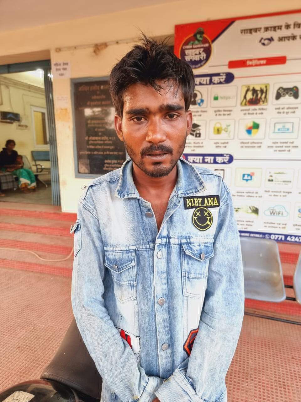 कौशल्या के दर्शन करने गए शख्स की बाईक-मोबाइल पार, दो गिरफ्तार