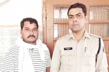 कोयले की जगह पत्थर मिट्टी भरने ट्रक ड्राइवर, कंडक्टर के बाद डिपो संचालक भी पकड़ाया