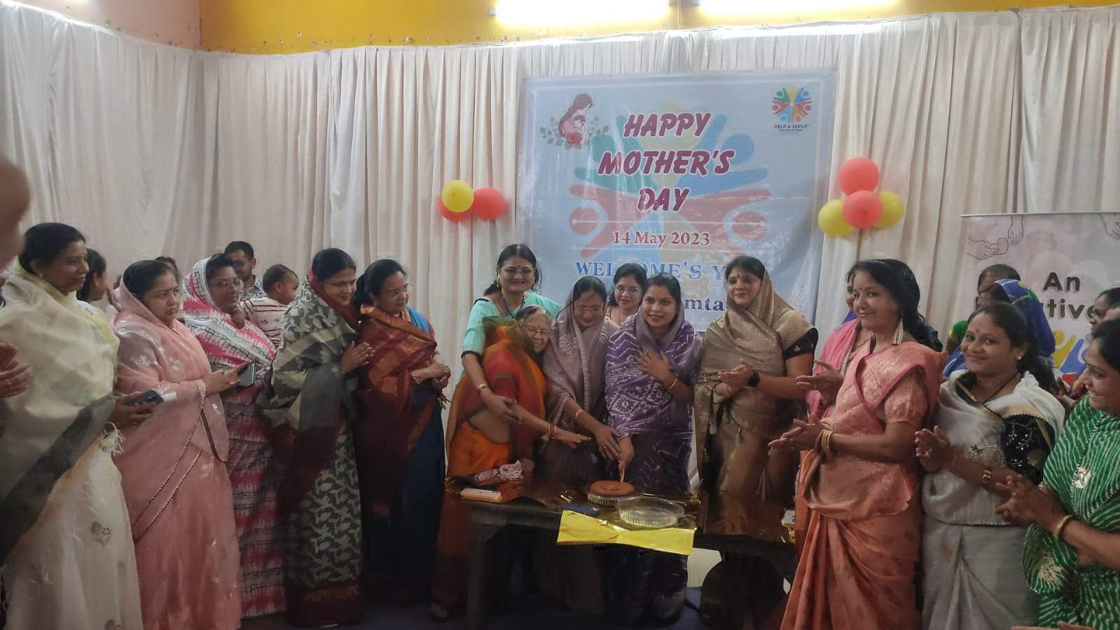 माँ अपने आप में पूर्ण संस्कारवान, मनुष्यत्व व सरलता के गुणों का सागर है - रंजना साहू