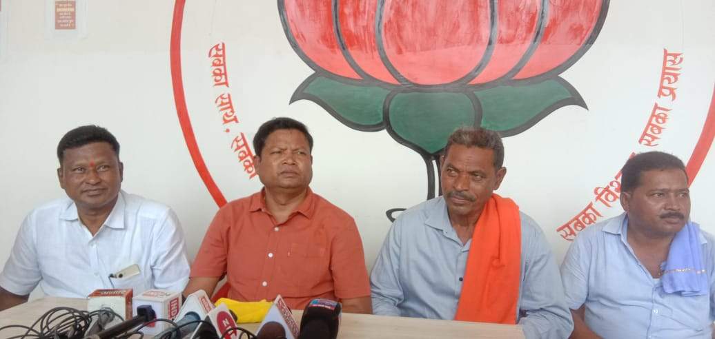वायदे से मुकरने का नतीजा है सिलगेर, बुरजी, बेचापाल, बेदरे फुंडरी आंदोलन-गागड़ा वायदे से मुकरने का नतीजा है सिलगेर, बुरजी, बेचापाल, बेदरे फुंडरी आंदोलन-गागड़ा
