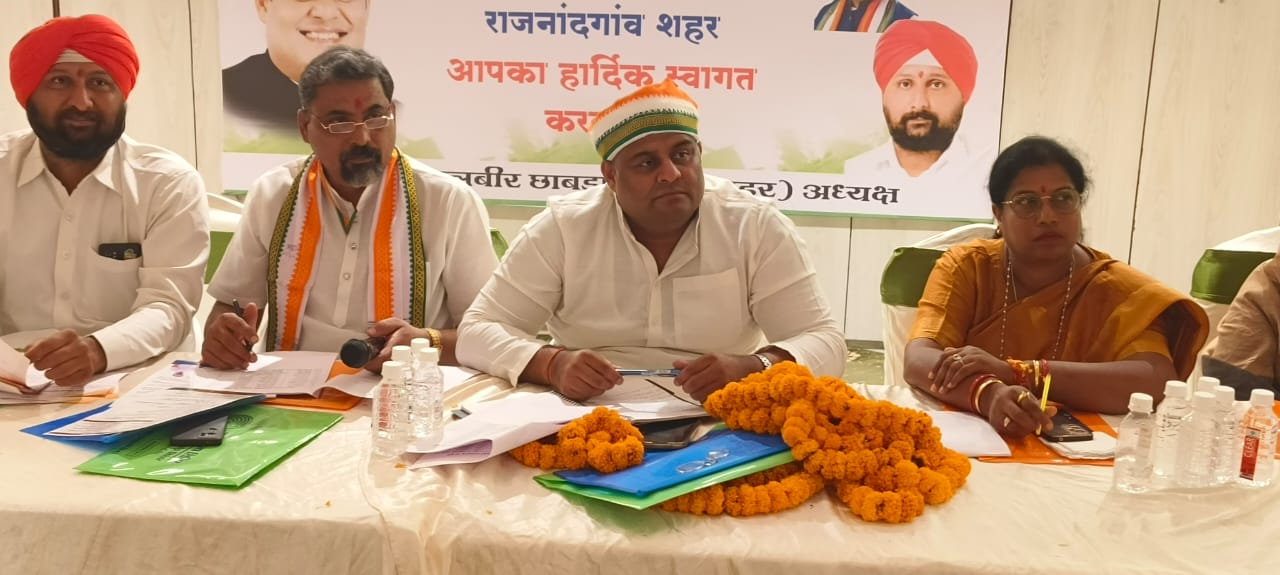 जमीनी हकीकत टटोलने चंदन पहुंचे नांदगांव जमीनी हकीकत टटोलने चंदन पहुंचे नांदगांव