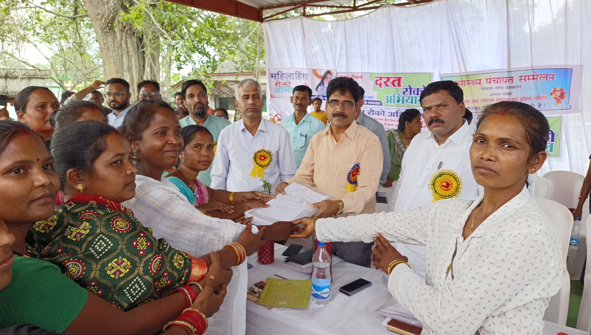 विस उपाध्यक्ष ने मितानिनों से मुलाकात कर सुनी समस्याएं विस उपाध्यक्ष ने मितानिनों से मुलाकात कर सुनी समस्याएं