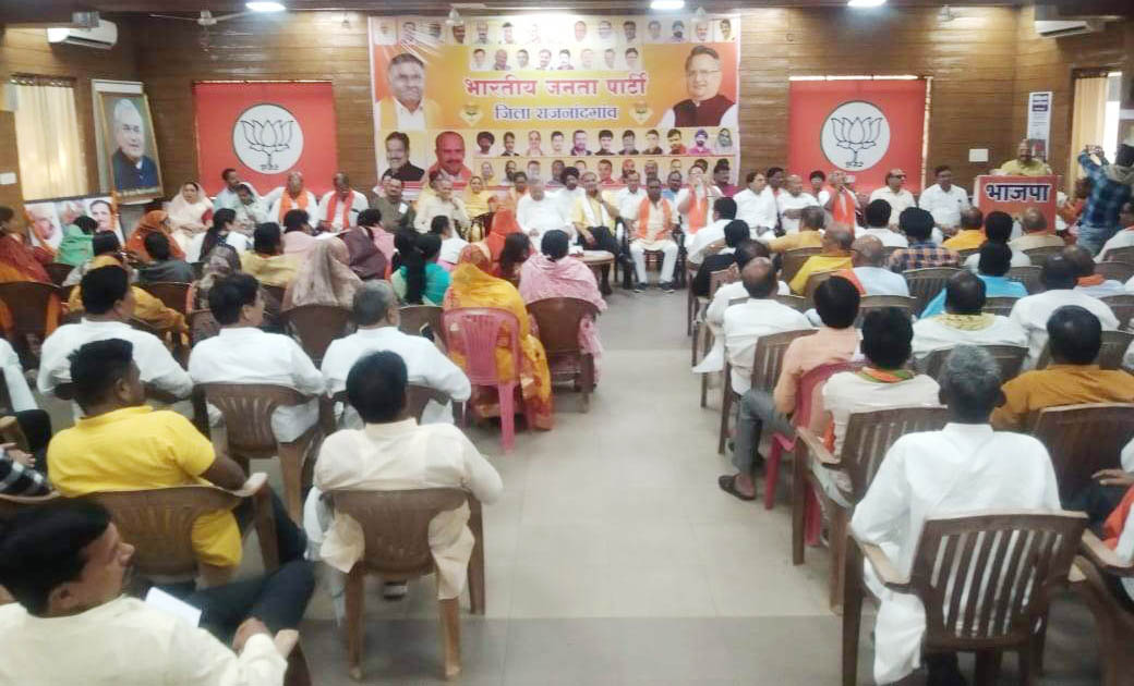 मुख्यमंत्री बघेल नख से शिख तक भ्रष्टाचार में आकंठ डूबे हुए हैं- रमन मुख्यमंत्री बघेल नख से शिख तक भ्रष्टाचार में आकंठ डूबे हुए हैं- रमन