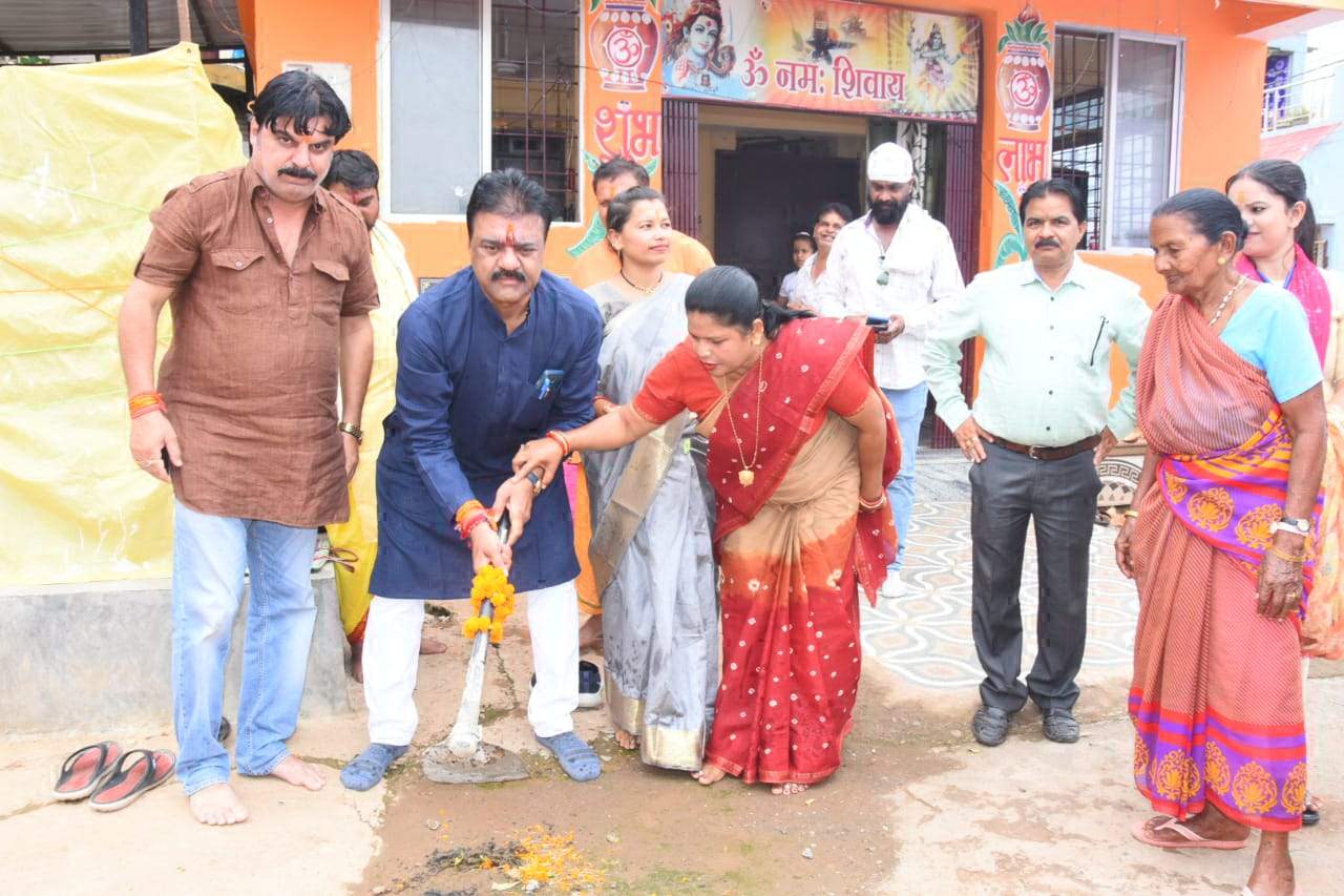 संसदीय सचिव ने विकास कार्यों का किया भूमिपूजन