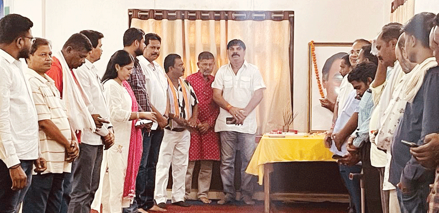 राजीव की पुण्यतिथि मनाई राजीव की पुण्यतिथि मनाई