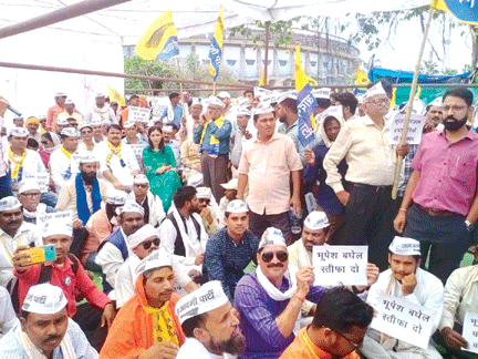 शराब घोटाला: सीएम का इस्तीफा मांगने हाऊस जा रहे आप कार्यकर्ता रोके गए