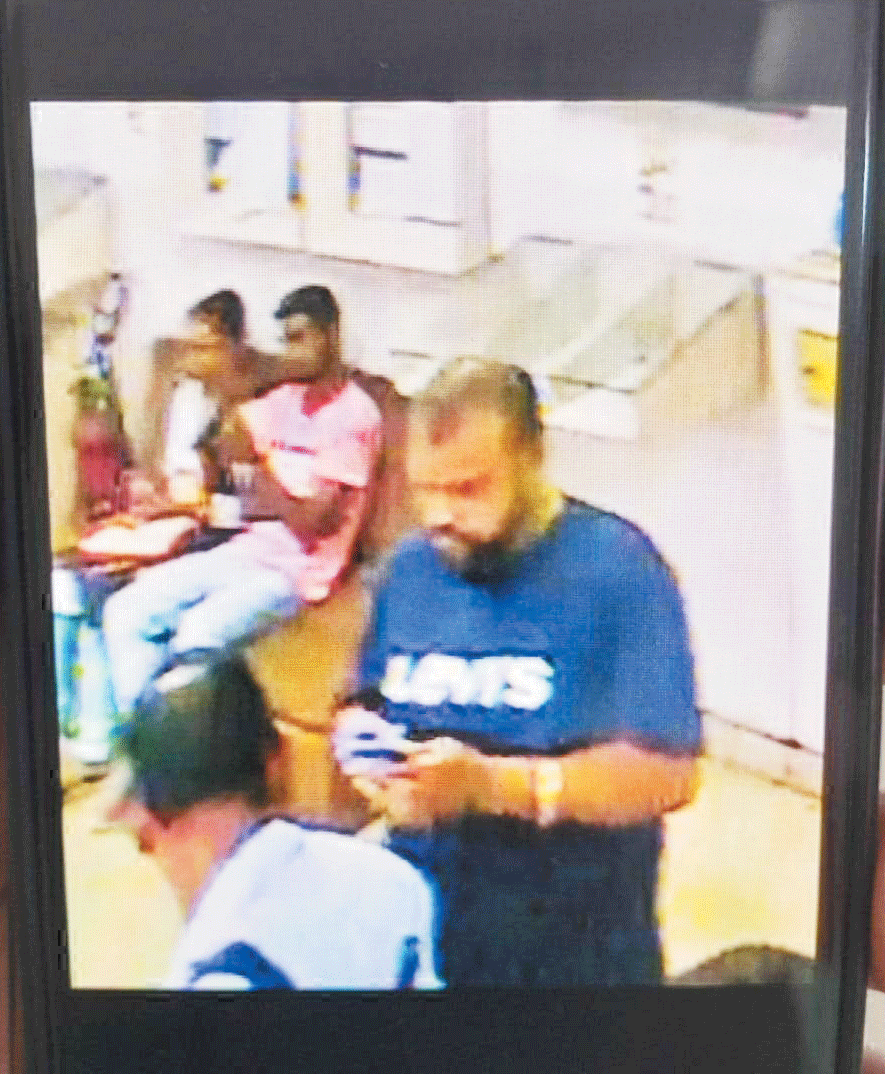 दो हजार के नोट बदलने के नाम पर किसान से 3 लाख की ठगी दो हजार के नोट बदलने के नाम पर किसान से 3 लाख की ठगी