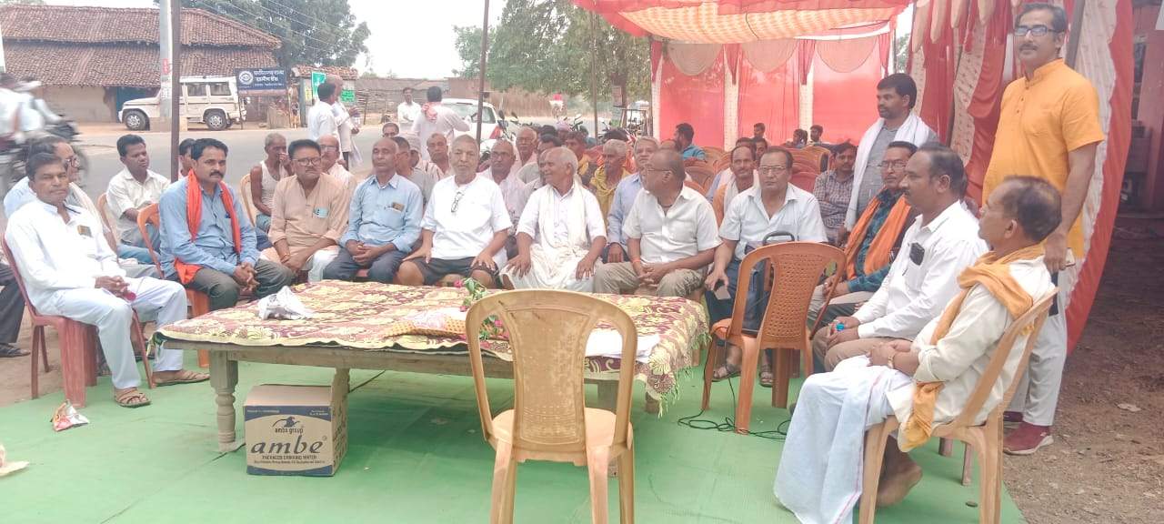 नवाडीह में सामूहिक महायज्ञ की तैयारी बैठक, 43 गांवों के प्रतिनिधियों को लेकर बनी समिति, सौंपा दायित्व