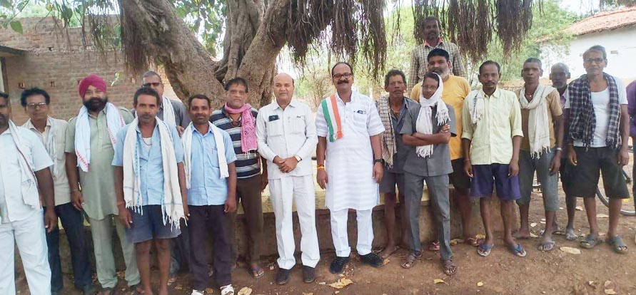 सुशील शर्मा ने किया ग्रामों में जनसम्पर्क सुशील शर्मा ने किया ग्रामों में जनसम्पर्क